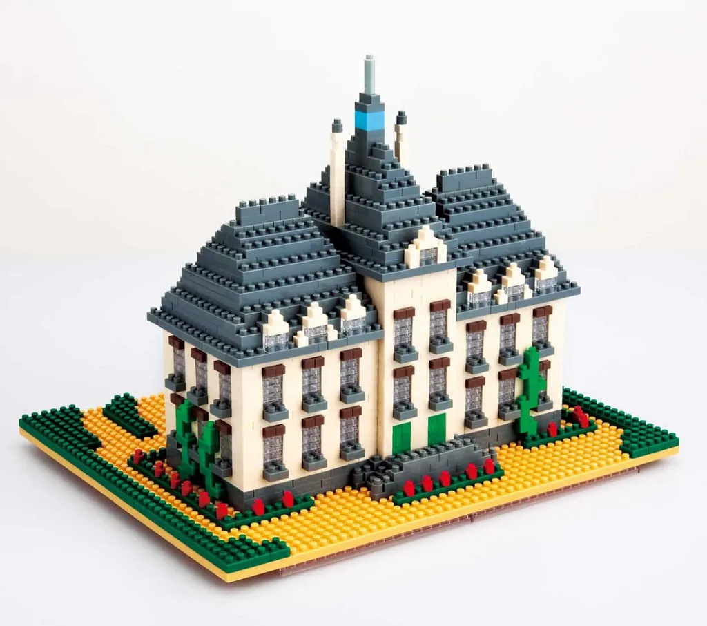 Tintin Moulinsart Castle — view 1